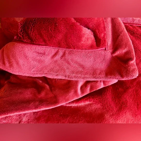 Restoration Hardware Minky Soft Plush Throw Red PreOwned CLEAN 45”x64”approx